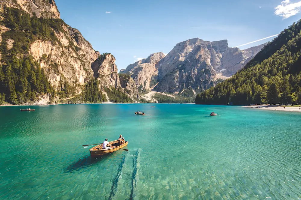 Viaja a estos lagos maravillosos con Círculo de Viajes Universal